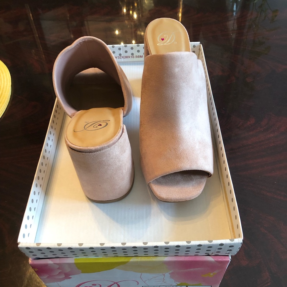Women’s shoes.
